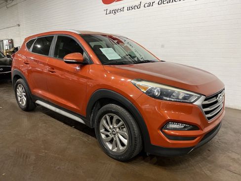 Used 2017 Hyundai Tucson SE Plus w/ Cargo Package image 2