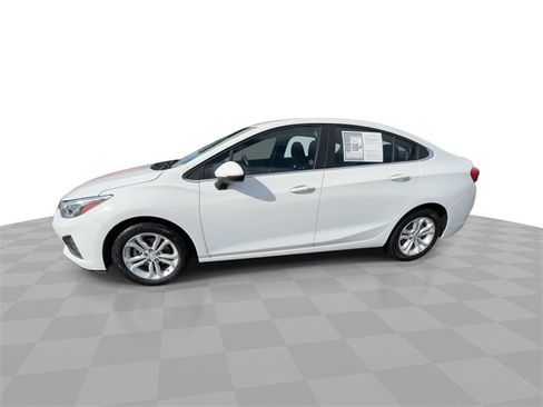 Certified 2019 Chevrolet Cruze LT w/ LT True North Edition image 5