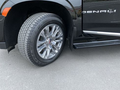 Used 2022 GMC Yukon XL Denali image 12