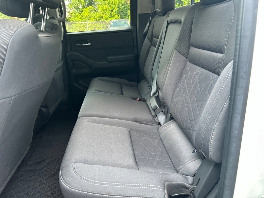 Certified 2025 Nissan Frontier SV RWD image 22