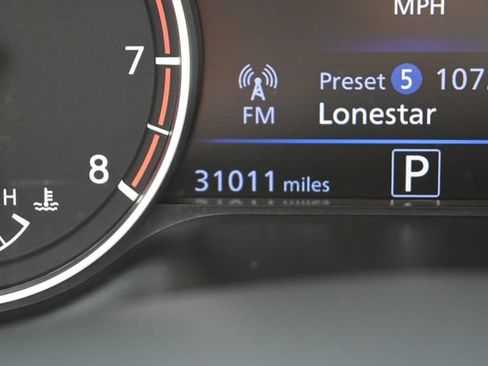 Used 2025 Nissan Altima 2.5 SV FWD image 44