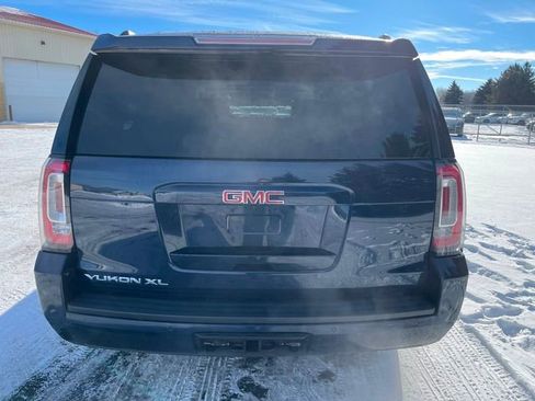 Used 2018 GMC Yukon XL SLT w/ Open Road Package image 3