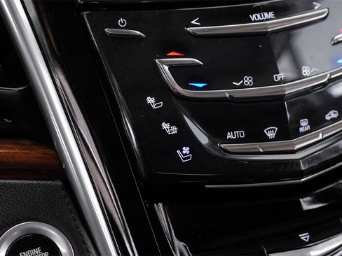 Used 2020 Cadillac Escalade Premium Luxury image 23