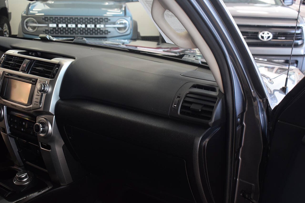 Used 2012 Toyota 4Runner Limited AWD/4WD image 21