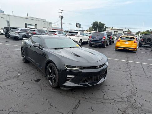 Used 2017 Chevrolet Camaro SS RWD image 4