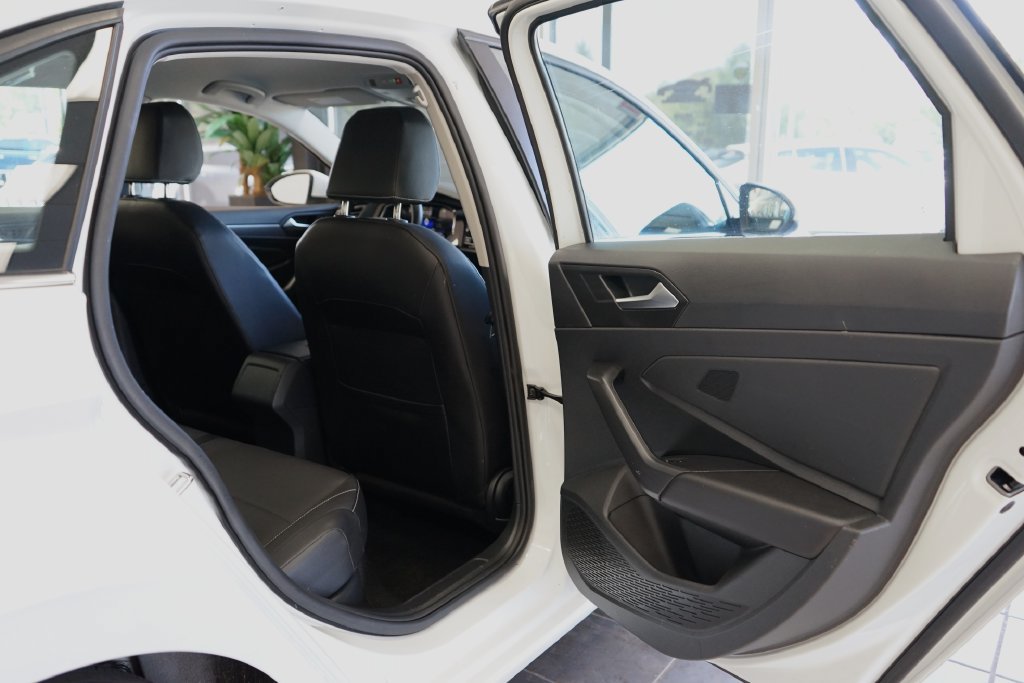 Used 2023 Volkswagen Jetta SE FWD image 44
