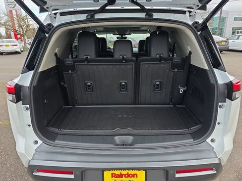 New 2026 Nissan Pathfinder Platinum image 16