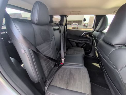 Used 2025 Mitsubishi Outlander SE AWD/4WD image 29
