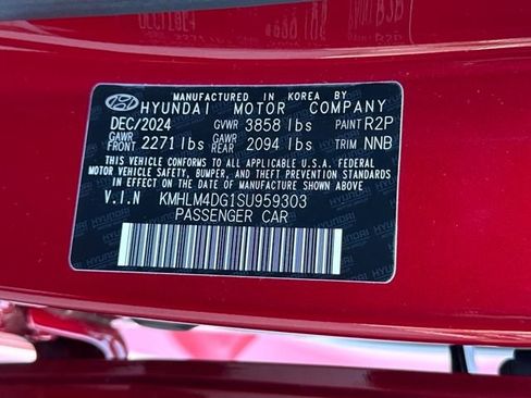 Certified 2025 Hyundai Elantra Sport image 30