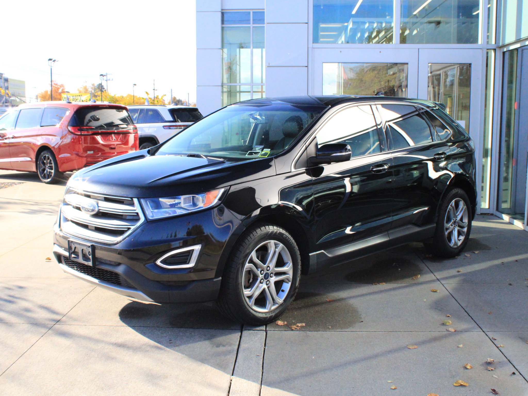 Used 2018 Ford Edge Titanium AWD/4WD image 3