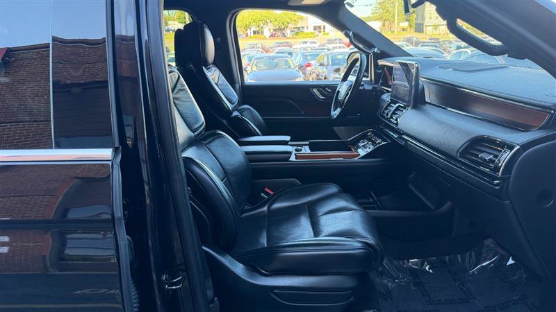 Used 2019 Lincoln Navigator L Reserve w/ Cargo Package AWD/4WD image 5