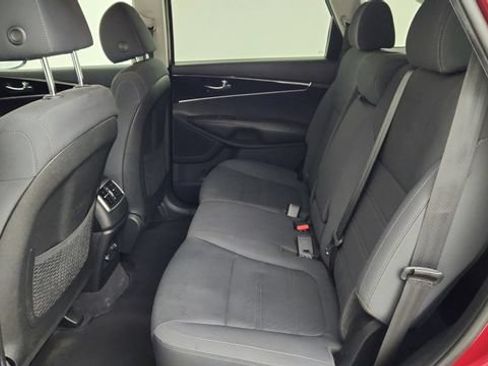 Used 2019 Kia Sorento FWD image 25