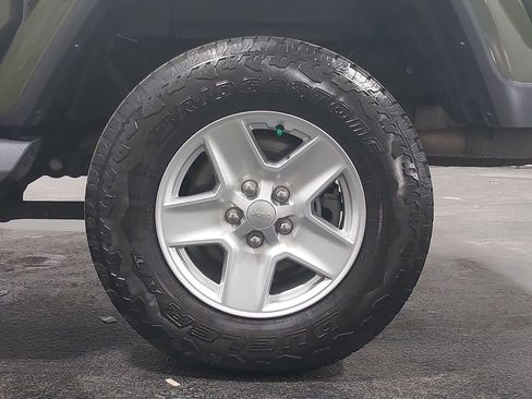 Used 2022 Jeep Gladiator Sport image 94