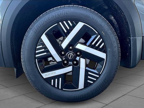 New 2026 Nissan Kicks SV image 9