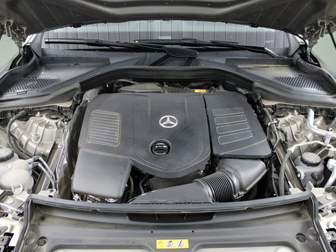 Used 2024 Mercedes-Benz GLC 300 4MATIC image 33