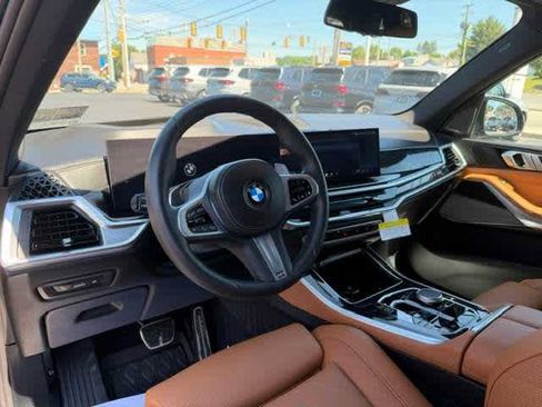 Used 2026 BMW X5 xDrive40i w/ M Sport Package AWD/4WD image 15