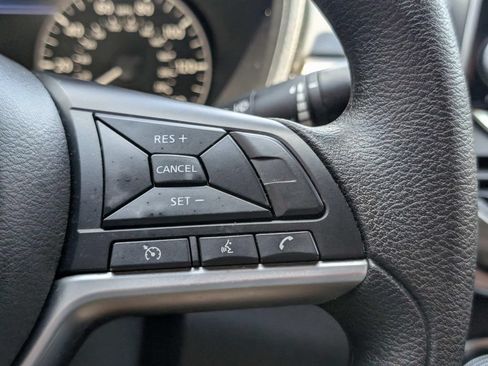 Used 2024 Nissan Altima 2.5 SV FWD image 25