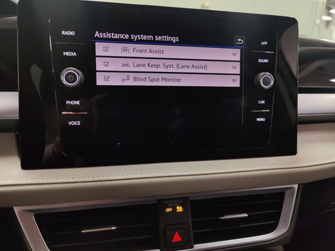 Used 2025 Volkswagen Taos SE image 6