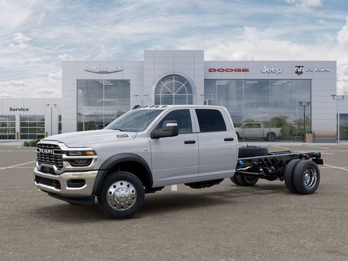 New 2026 RAM 4500 Tradesman w/ Chrome Appearance Group AWD/4WD image 2