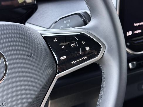 New 2025 Volkswagen ID. Buzz Pro S RWD image 13