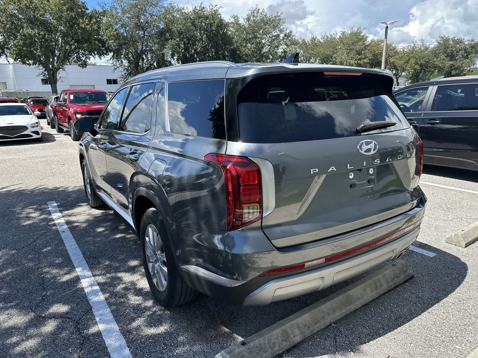 Used 2024 Hyundai Palisade SEL FWD image 6