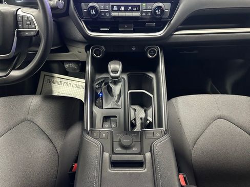 Used 2025 Toyota Grand Highlander AWD image 39