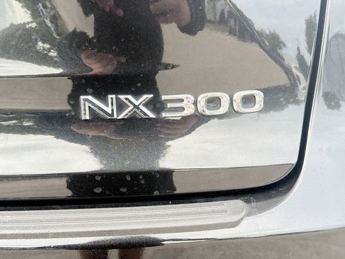 Used 2019 Lexus NX 300 FWD image 11