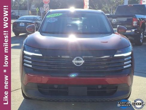 Certified 2025 Nissan Kicks SV image 2