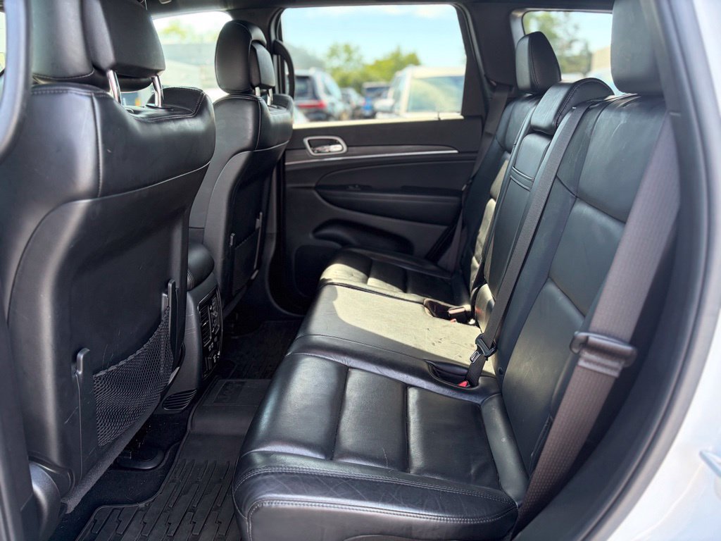 Used 2020 Jeep Grand Cherokee Limited AWD/4WD image 13