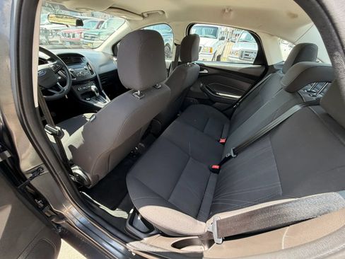 Used 2016 Ford Focus SE FWD image 23