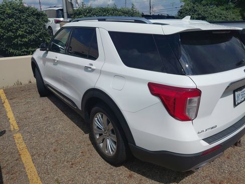 Used 2021 Ford Explorer Limited w/ Equipment Group 301A AWD/4WD image 5