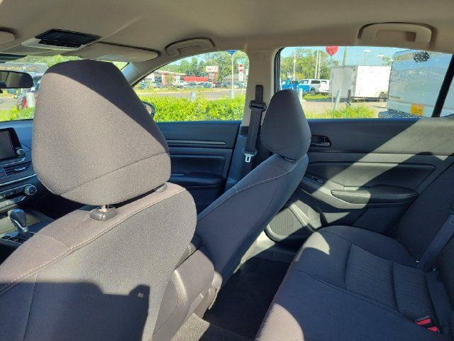 Used 2026 Nissan Altima 2.5 SV FWD image 11