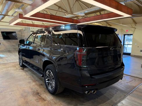 Used 2025 Chevrolet Suburban Z71 image 6