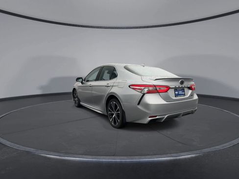 Used 2019 Toyota Camry SE image 6