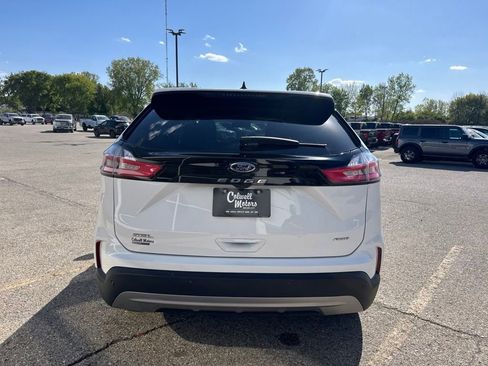 Used 2024 Ford Edge SEL w/ Convenience Package AWD/4WD image 3