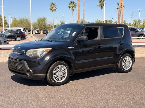 Used 2015 Kia Soul FWD image 2