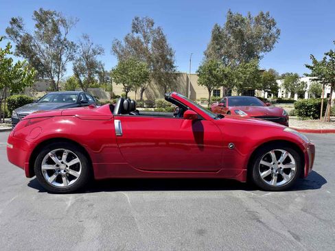 Used 2005 Nissan 350Z Touring image 12