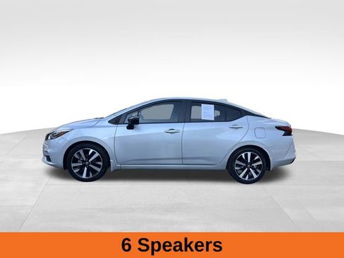 Used 2022 Nissan Versa SR image 2