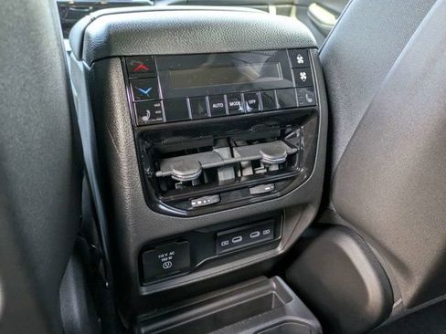 New 2026 Jeep Grand Cherokee L Limited w/ Luxury Tech Group II AWD/4WD image 16