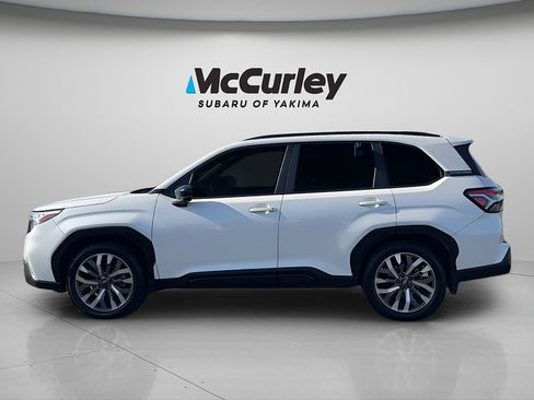 Used 2025 Subaru Forester Touring AWD/4WD image 2