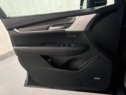 Used 2024 Cadillac XT5 Sportv w/ LPO, Floor Liner Package AWD/4WD image 26
