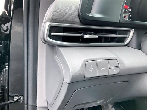 Used 2021 Hyundai Elantra SEL image 30