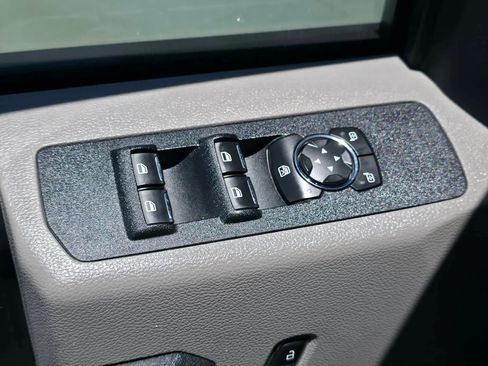 Used 2018 Ford F250 XL w/ Power Equipment Group AWD/4WD image 26