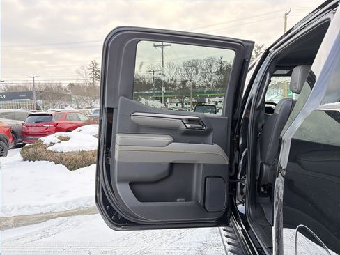 Used 2022 Chevrolet Silverado 1500 ZR2 w/ Technology Package image 28