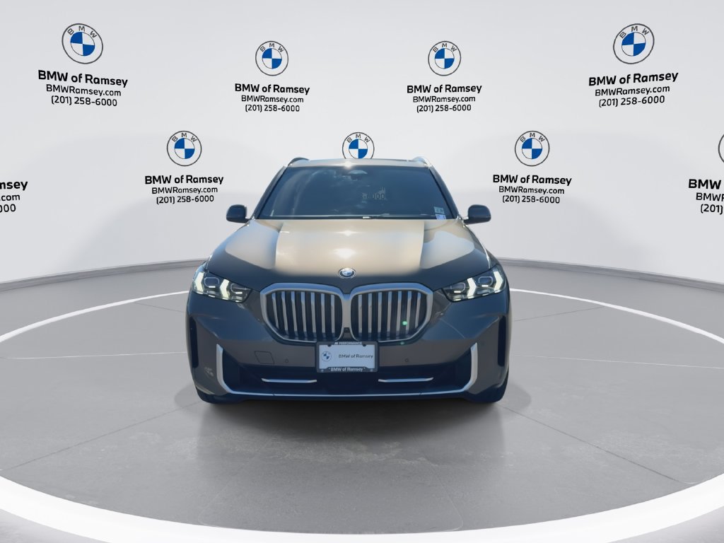 Used 2024 BMW X5 xDrive40i w/ Premium Package AWD/4WD image 3