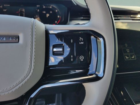 Used 2024 Land Rover Range Rover Sport Dynamic SE image 25