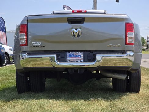 Used 2024 RAM 3500 Big Horn AWD/4WD image 17