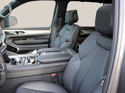 New 2026 Jeep Grand Wagoneer Limited AWD/4WD image 13