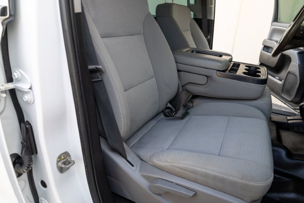Used 2018 GMC Sierra 3500 4x4 Crew Cab w/ Sierra Convenience Package image 13