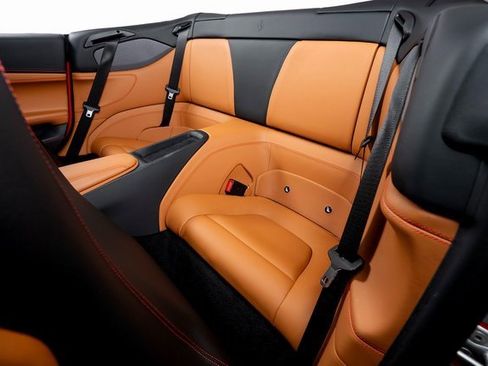 Used 2019 Ferrari Portofino image 25